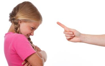 7 Frases que hieren a los niños sin querer