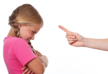 7 Frases que hieren a los niños sin querer