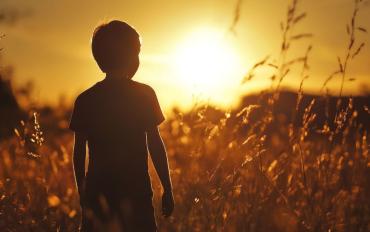 14 Nombres misteriosos para niños con un toque de personalidad