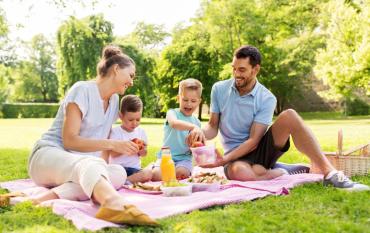 7 planes familiares para días en los que los padres necesitan descansar
