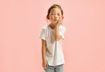 Qué hacer cuando tu hijo dice “me aburro”: ideas sencillas para activar su creatividad sin pantallas