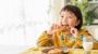 ¿Realmente es tan peligroso el azúcar para los niños? La verdad sobre el azúcar en la alimentación infantil