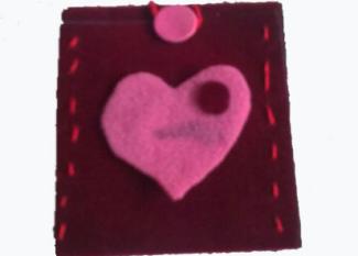 Felt cover for MP3 or mobile phone