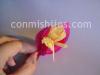 Flores de papel pinocho. Manualidades decorativas para niños