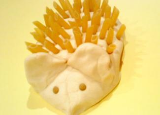 Erizo con pasta de sal y macarrones, manualidad infantil