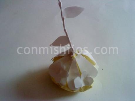 Bola de Navidad de papel para el árbol