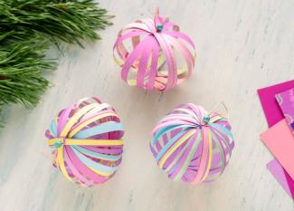Bola de Navidad para el árbol. Manualidades infantiles