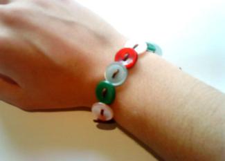 Buttons bracelet