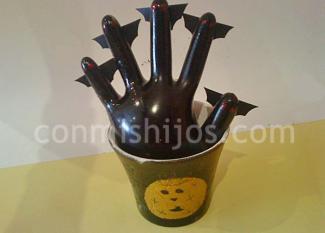 Mano de Halloween. Manualidades para decorar fiestas