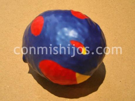 Bola anti estrés. Manualidades infantiles con globos