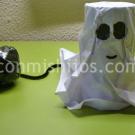 Fantasma de cartón. Manualidades de reciclaje