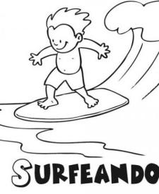 Niño surfeando