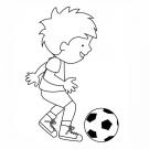 Niño dando toques al balón
