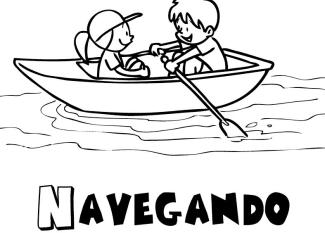 Niños navegando en verano