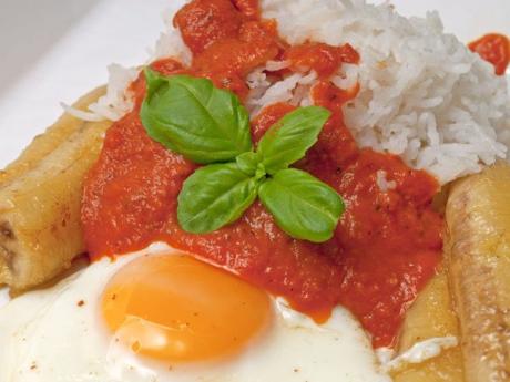 Arroz a la cubana, receta casera para niños