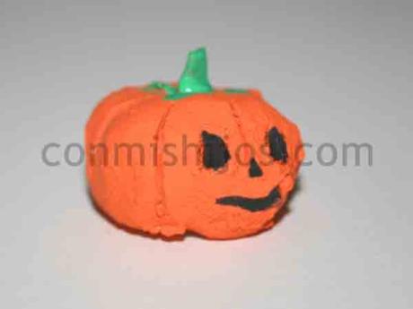 Calabazas de arcilla. Manualidades de Halloween para niños