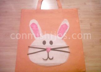 Bolsa de conejo para Pascua. Manualidades infantiles