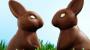 Conejos de Pascua de chocolate. Tarjeta virtual para los niños