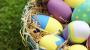 Nido con huevos de Pascua. Tarjeta virtual para los niños