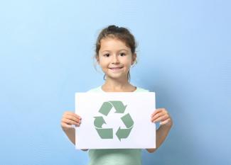 Cómo enseñar a los niños a reciclar (2 útiles estrategias)