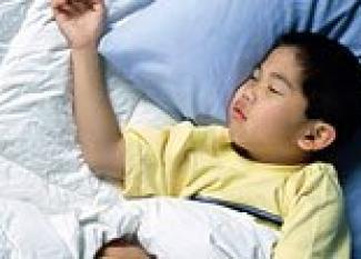 Cómo ayudar a los niños que se hacen pis en la cama