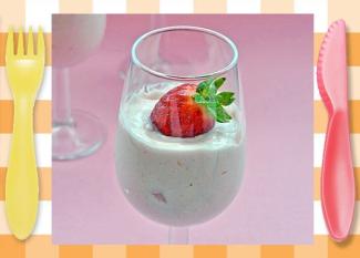 Mousse de fresas, postre de frutas para niños