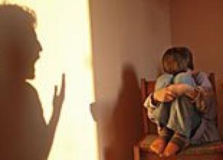 Cómo detectar el maltrato infantil en niños y padres