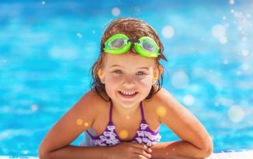 9 reglas de seguridad para los niños en la piscina o el mar