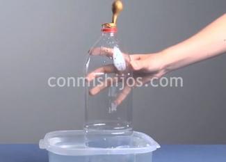 Inflar un globo con media botella. Experimentos para niños
