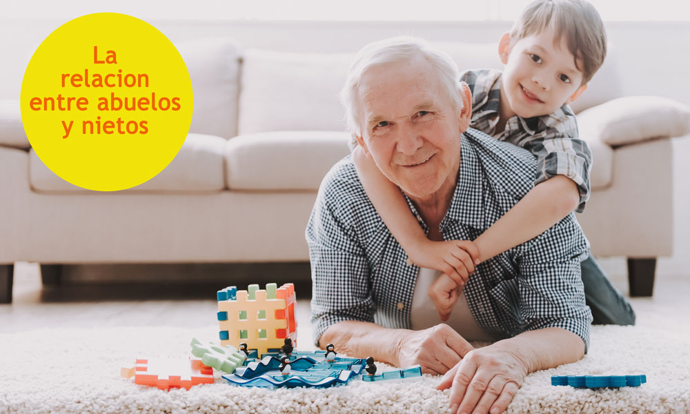 La relación de abuelos y nietos, un amor incondicional