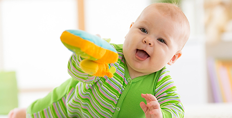 Cómo elegir juguetes para bebés según su edad