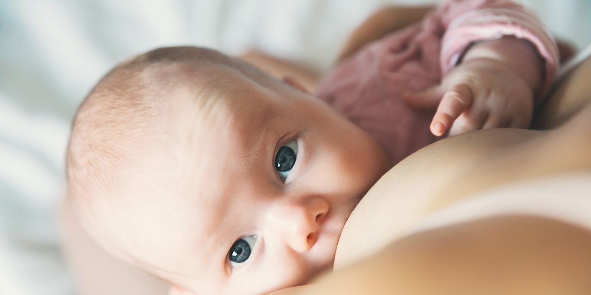 Hasta cuándo dar el pecho al bebé