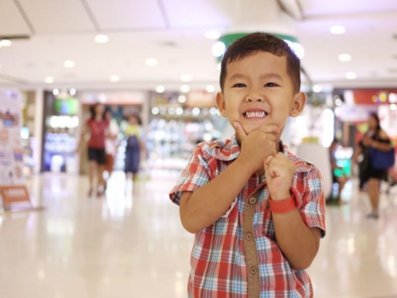 niños centro comercial 