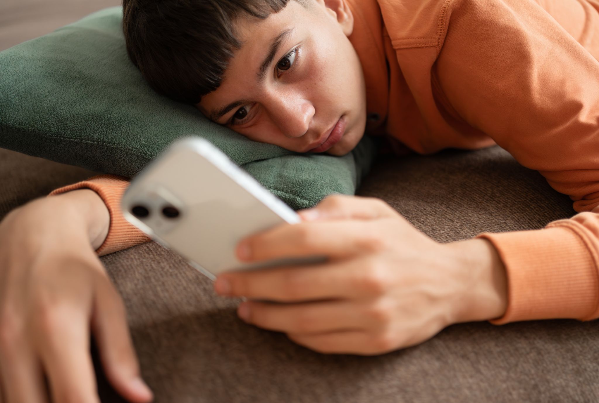 señales de que tu hijo es adicto al móvil