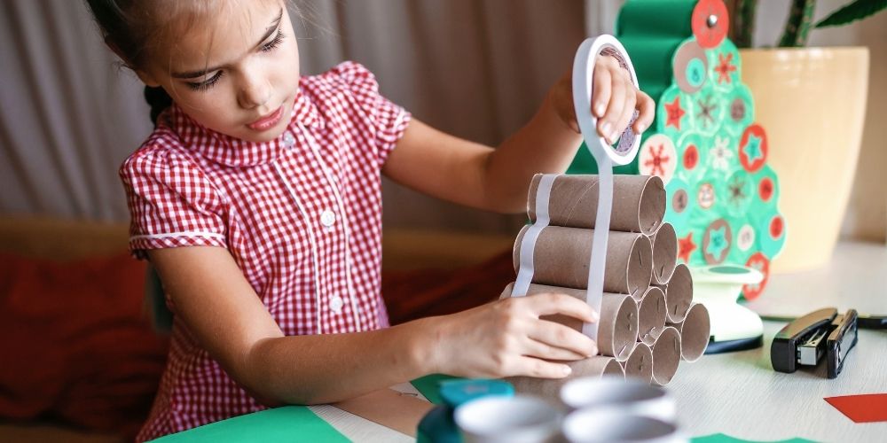 Calendario de adviento con rollos de papel