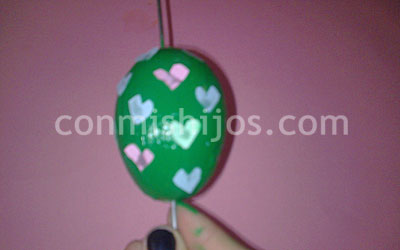 Manualidades infantiles. Huevo de Pascua. Paso 4