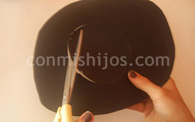 Manualidades para hacer un sombrero de bruja. Paso 3