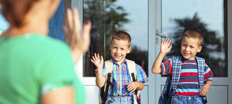 Primer día de colegio de los niños