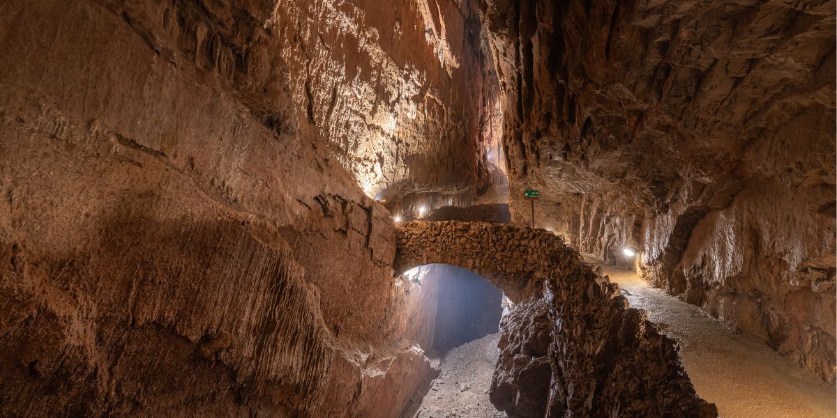 Cueva de Valporquero