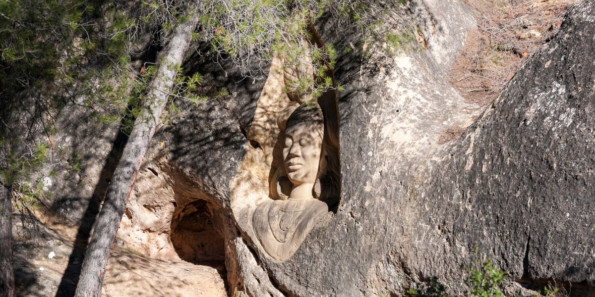 Ruta de las Caras en Buendía Ruta de las Caras en Buendía