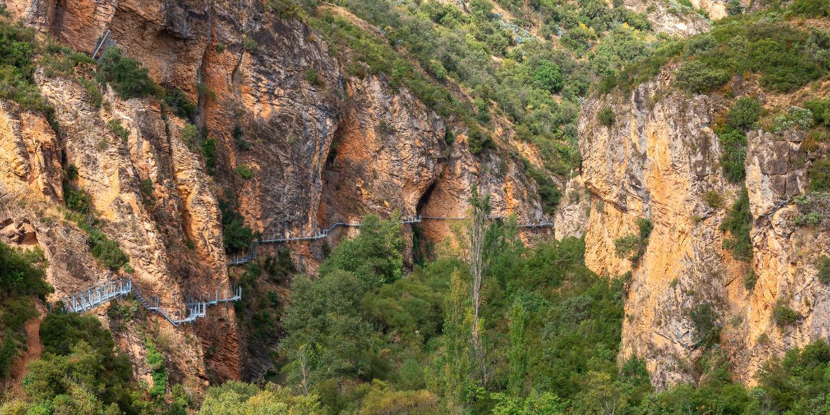 ruta de las pasarelas de Alquézar con niños
