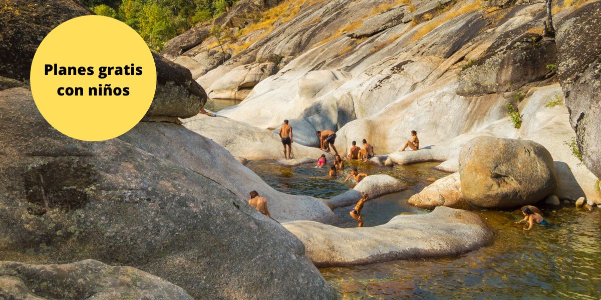 Garganta de los Infiernos y Los pilones con niños