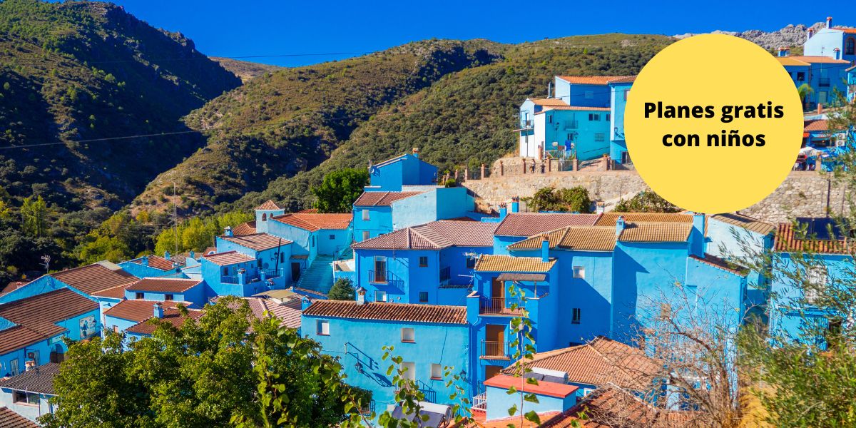 Pueblos de los pitufos con niños