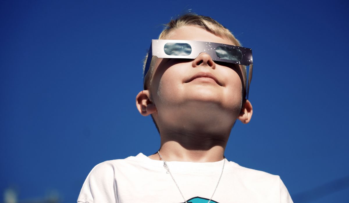 Eclipse con niños
