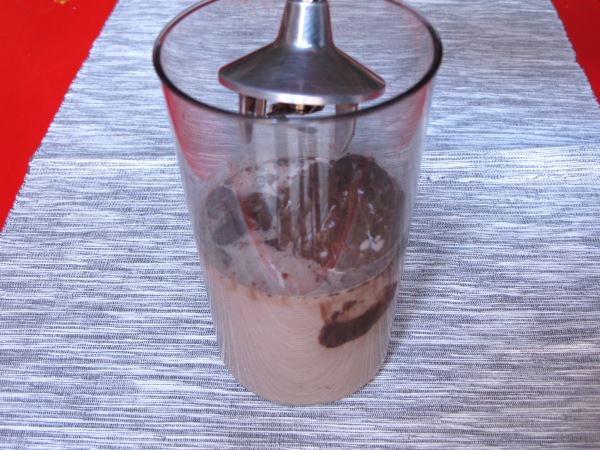 Receta infantil de batido de chocolate paso 2