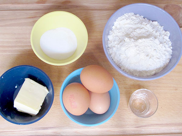 Receta infantil de buñuelos de carnaval paso 1