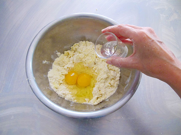 Receta infantil de buñuelos de carnaval paso 6