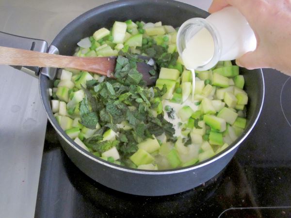 Receta infantil casera de lasaña primavera paso 8