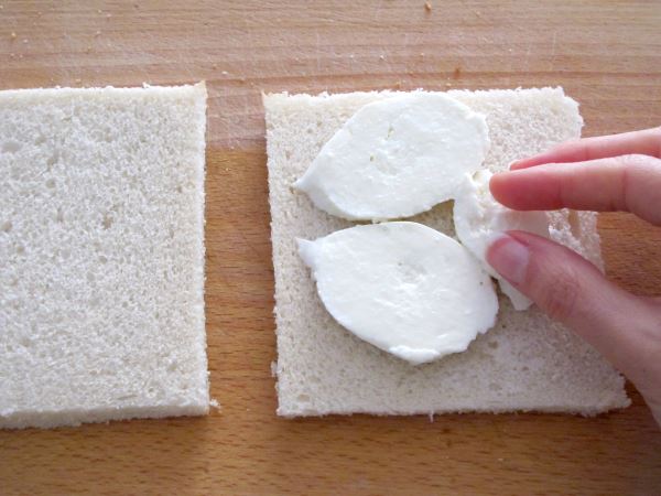 Receta infantil de crujientes de mozzarella paso 5