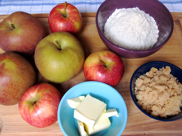 Receta infantil de crumble de manzanas paso 1